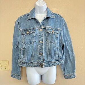 Universal Thread Women’s Cropped Trucker Denim Jacket Size M